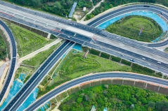【好评中国】年终回望：交通强国书写流动中国新答卷