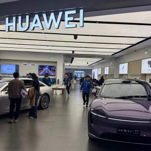 国产纯电SUV“围攻”特斯拉Model Y：有车型日均订单近1500台