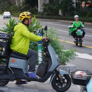 “战略性放手”外卖？抖音攻向即时零售，美团需要警惕本地生活诞生“新王”吗？ ...
