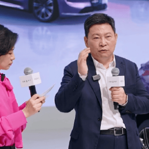 余承东谈问界M9畅销原因：安全，智能，设计理念人性化