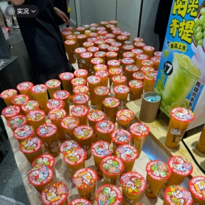 美团日单量1.5亿！巨头“烧钱”鏖战即时零售：“0元外卖”让消费者“喝麻了”，也要警 ...