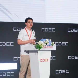 CJ 2025 | 三七互娱王传鹏：自研大模型“小七”图片生成提效超80%     游戏业未来“让 ...