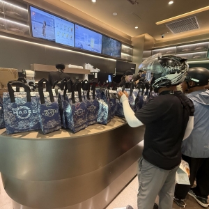 有人上午下单、下午还没喝到⋯⋯“秋天的第一杯奶茶”又爆单了！外卖平台花式营销、多 ...