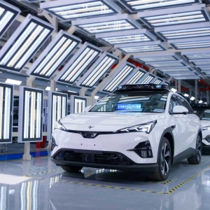 小马智行二季度财报：Robotaxi车辆总数突破500台，总营收1.54亿元，同比涨75.9% ...