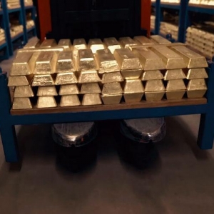 市场加息押注升温，金价小幅上涨