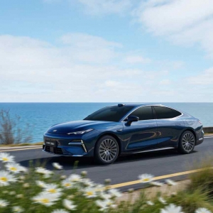 吉利汽车上调全年销量目标背后：上半年营收利润创新高，“一个吉利”释放效率红利 ...