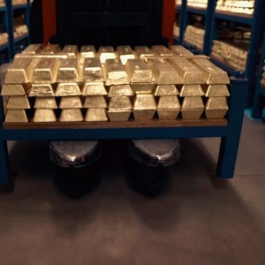 爆冷非农强化美联储降息预期，金价刷新历史高位逼近3600，今年迄今已飙升37% ...
