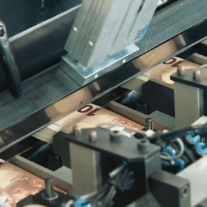 欧元兑美元反弹遇阻，但有细节说明美元依然摇摇欲坠！