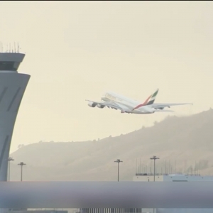 视频丨美联邦政府“停摆”第28天 空管人员今起停薪