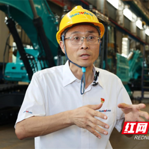 “泥巴博士”郝鹏：30年深耕 让中国挖掘机“挖”向全球