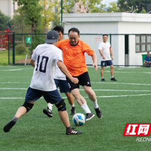 湖南高速集团常德分公司与张官高速进行足球友谊赛