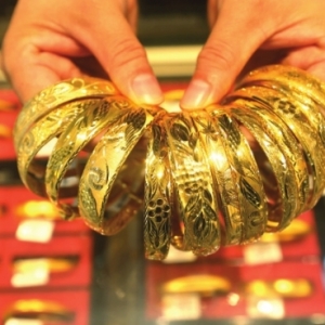 金价再创历史新高 现货黄金突破4200美元/盎司，矿业企业加码黄金业务 ...