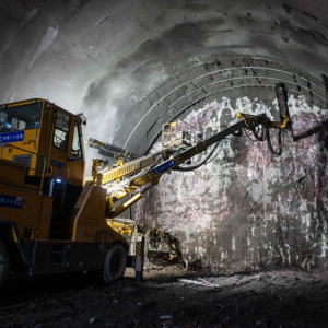 邵永高铁最长隧道掘进过半