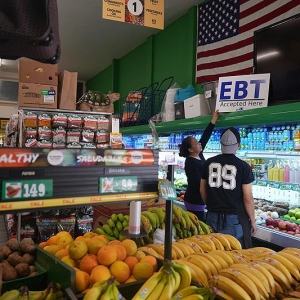 “余额不足” 美数百万人已无法领取食品援助福利金