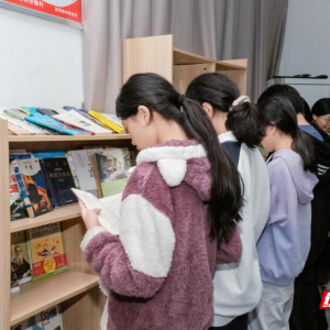 省少儿图书馆向衡阳县捐建6个图书室 书香浸润乡村童心