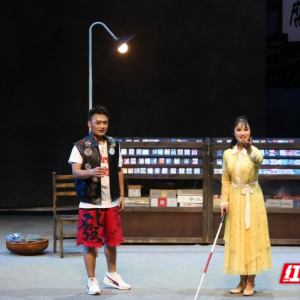 有温度亦有筋骨 湘剧小戏《一盏摊灯》获文华节目奖