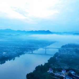 通车一年多，这条高速为湘西经济按下了“加速键”！