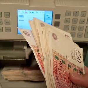 英镑/美元外汇信号：英国央行利率决议前形成双顶形态