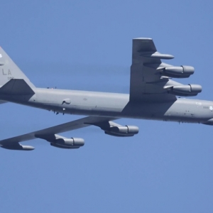 美军两架B-52轰炸机接近委内瑞拉海岸