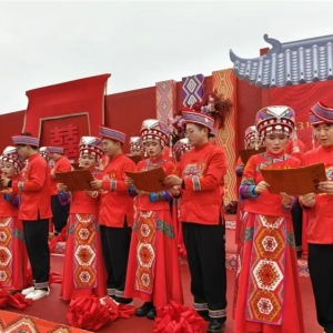 50对新人举行集体婚礼湘西八面山打造“爱情圣地” IP