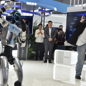 央广时评·乌镇“网事”｜共筑数智未来 科技变量催生多维发展新增量 ...