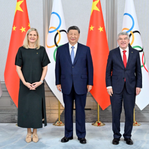 习近平会见国际奥委会主席考文垂和终身名誉主席巴赫