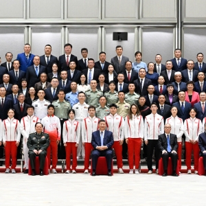 习近平接见全国群众体育先进单位、先进个人代表和全国体育系统先进集体、先进个人代表 ...