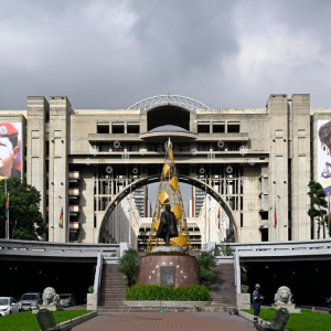 特朗普再次威胁将对加勒比海地区“毒贩”实施陆地打击