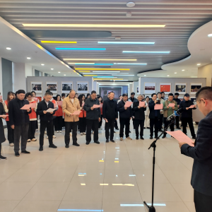 “远航”政法摄影展走进中南大学 光影艺术与法治精神在校园深情共鸣 ...