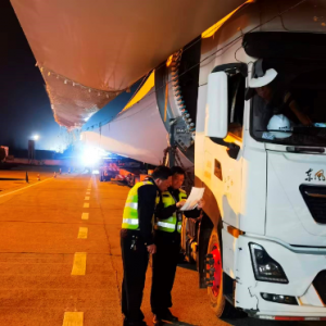 常德市交通运输综合行政执法支队：强化夜间执法 筑牢高速公路安全防线 ...