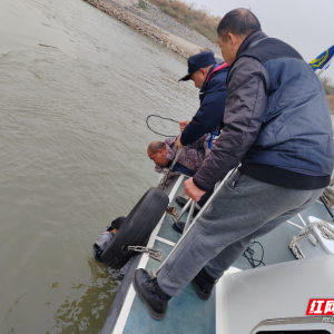 3分钟岳阳海事急速救援 生命重燃希望之光