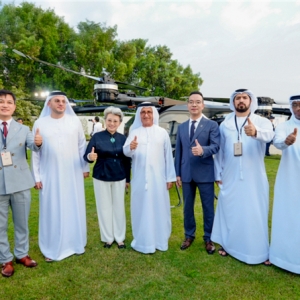 “村长见面会”达人招募：李锐带你探秘飞行汽车！