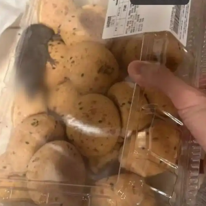 麻薯盒内惊现活老鼠？山姆回应！