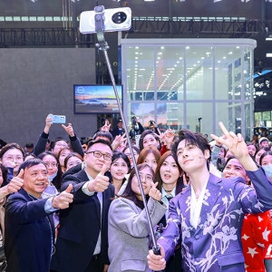 星光熠熠！东风日产N6首批车主交付盛典闪耀长沙国际车展