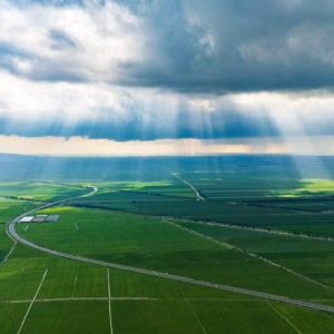 从“十五五”规划建议看行稳致远的中国