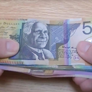 诡异反转！澳元暴跌，美元现援军