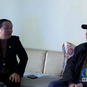 蓝山：邓群走访慰问部分离退休老干部