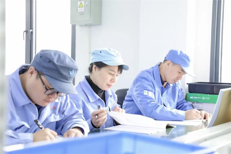 （图片）实干攻坚显担当 聚力奋进勇争先.jpg