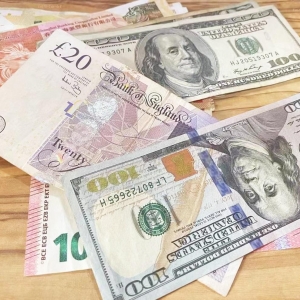 鲸落时刻，美元陷贬值-套保死亡螺旋