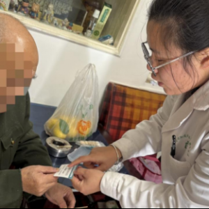 芦淞区：“床头联系卡” 架起重点人群健康守护桥