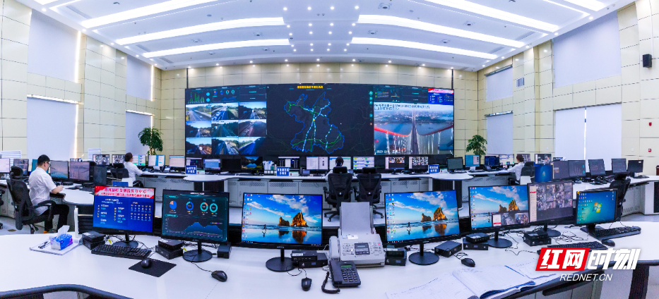 监控大厅智慧护航(1).jpg