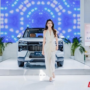 首发权益价5.98万元起 五菱星光560长沙国际车展硬派登场