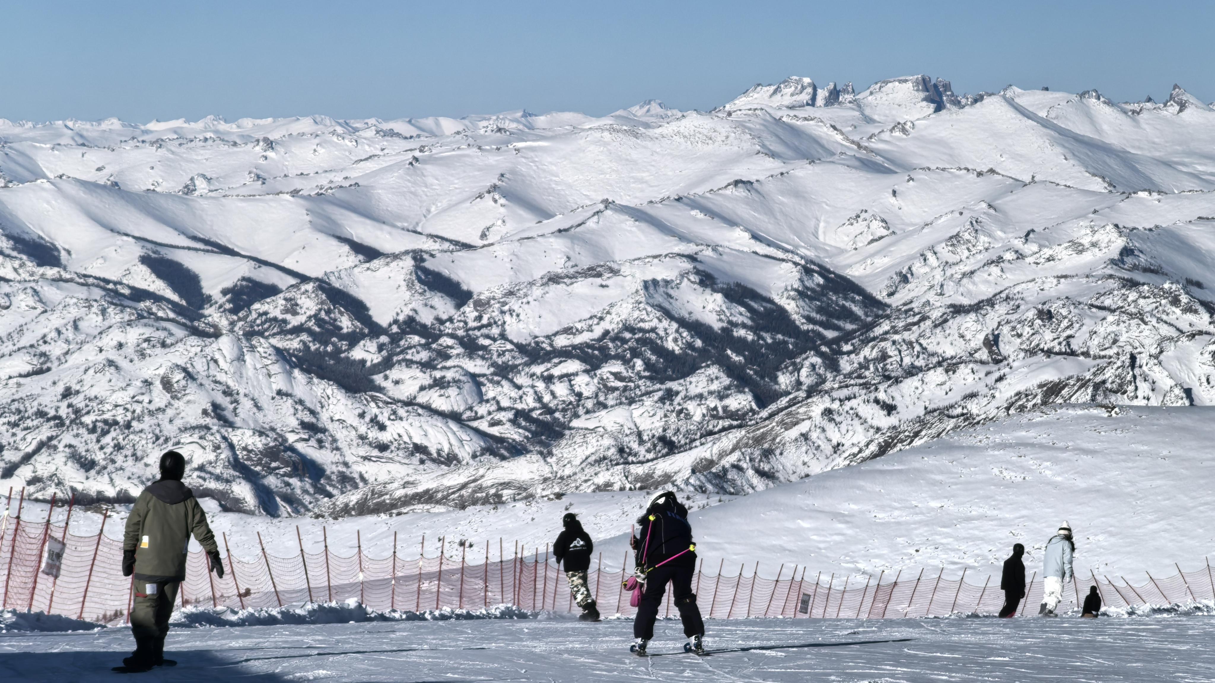 不止滑雪！看新疆冬游跨界新玩法