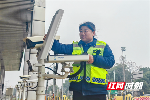 图2 已调整 岳塘收费站 高速人第1程温暖1.png