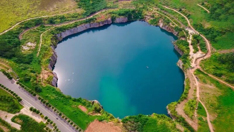 长沙“纳木措”矿坑将变身深度户外运动乐园，计划于2026年暑假逐步开放。图片由受访单位提供