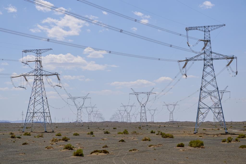 新疆2025年外送电量超1400亿千瓦时