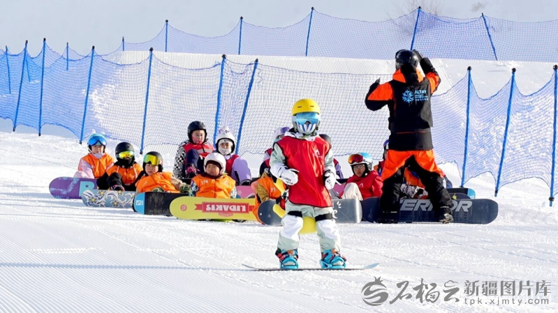 新疆的冬天亚克西 | 校园响起冰雪欢乐颂