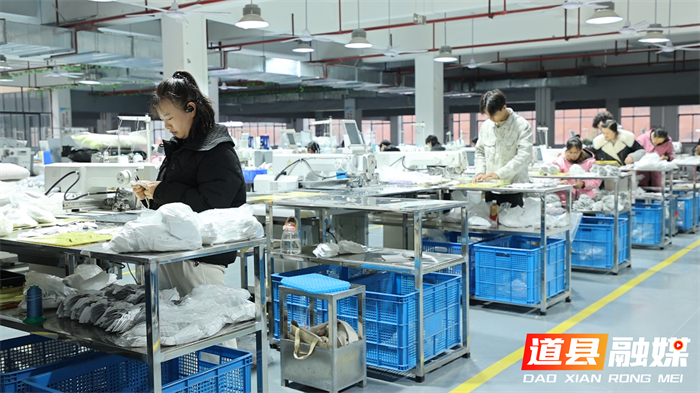 道县：企业订单旺 扩产招工忙2_副本.png
